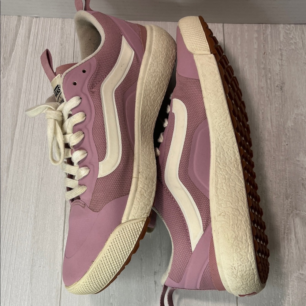 Vans UltraRANGE Women's Lavender and White Sneakers. - Picture 11 of 15